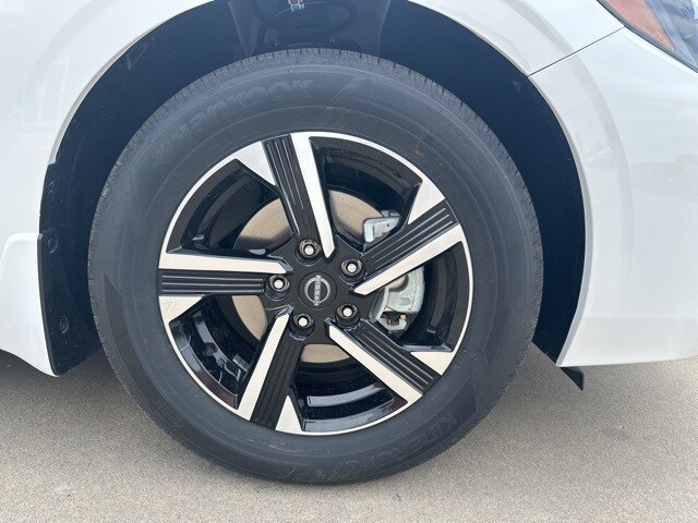 2025 Nissan Sentra SV photo 4