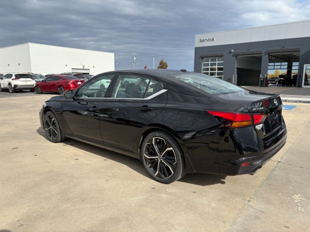 Used 2024 Nissan Altima 2.5 SR Sedan