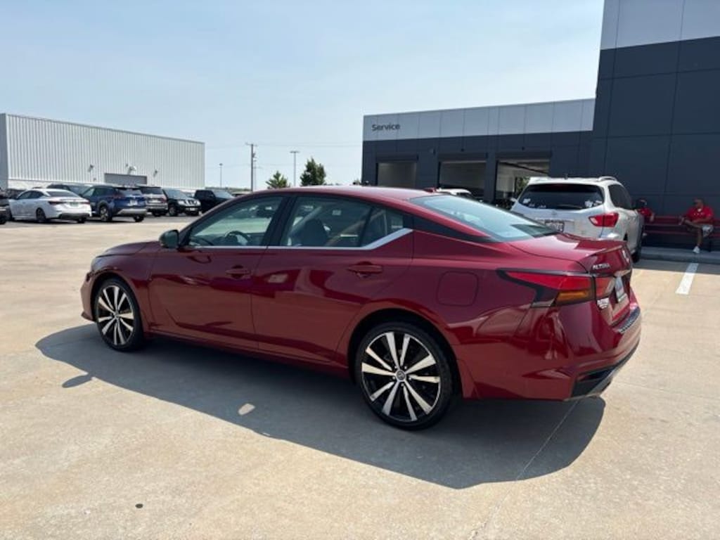 Used 2021 Nissan Altima 2.5 SR Sedan