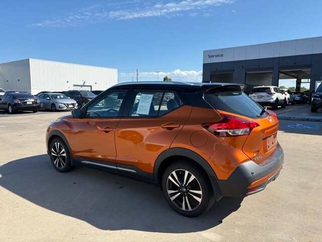 2020 Nissan Kicks SR photo 3