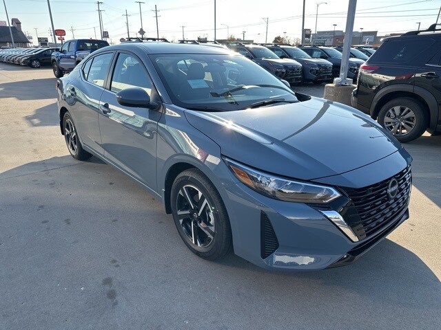 2025 Nissan Sentra SV photo 2