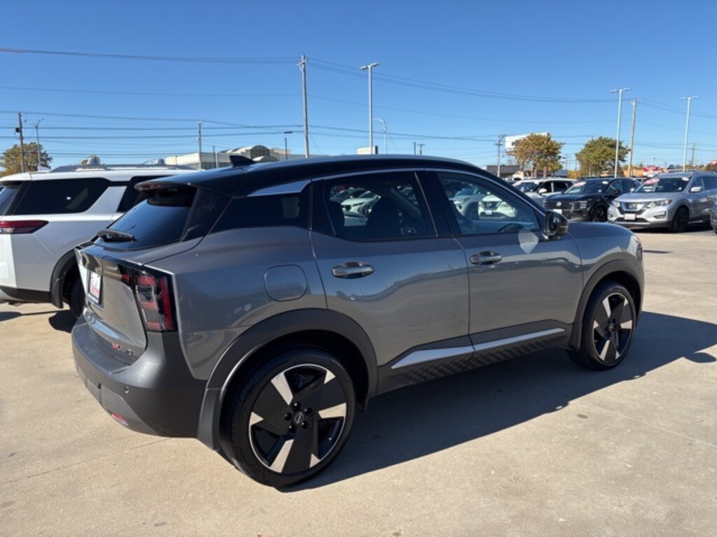 Used 2025 Nissan Kicks SR SUV