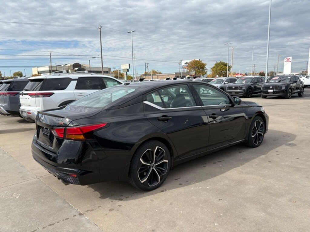 Used 2024 Nissan Altima 2.5 SR Sedan