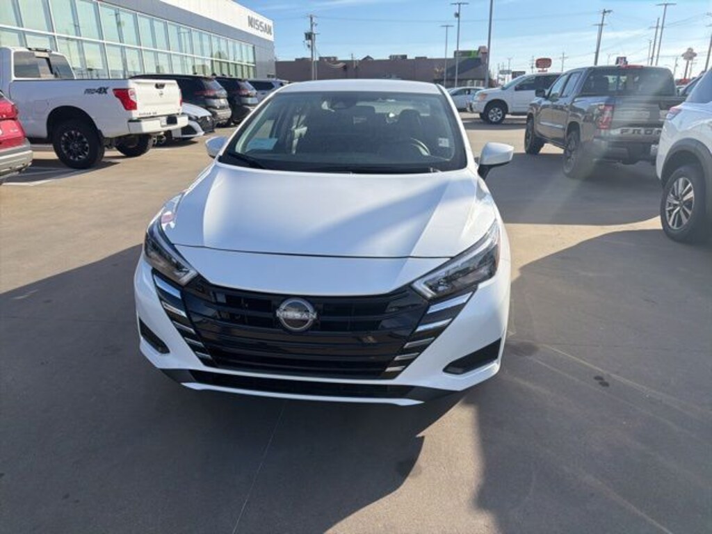 New 2025 Nissan Versa 1.6 SV Sedan