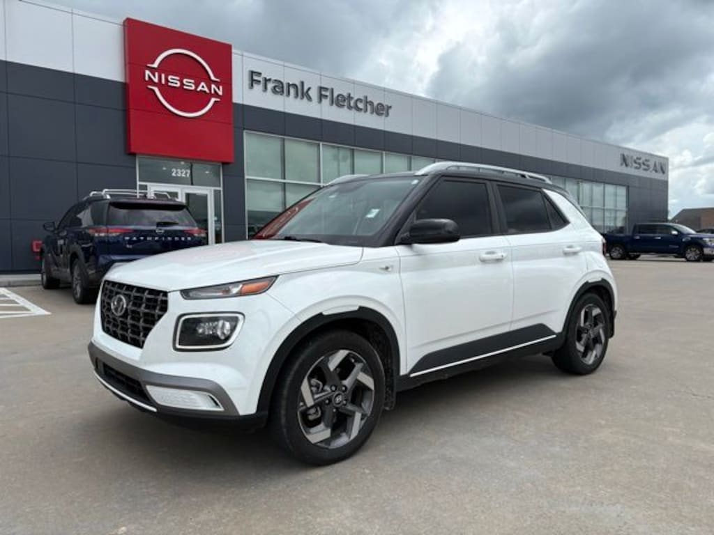 Used 2025 Hyundai Venue Limited SUV