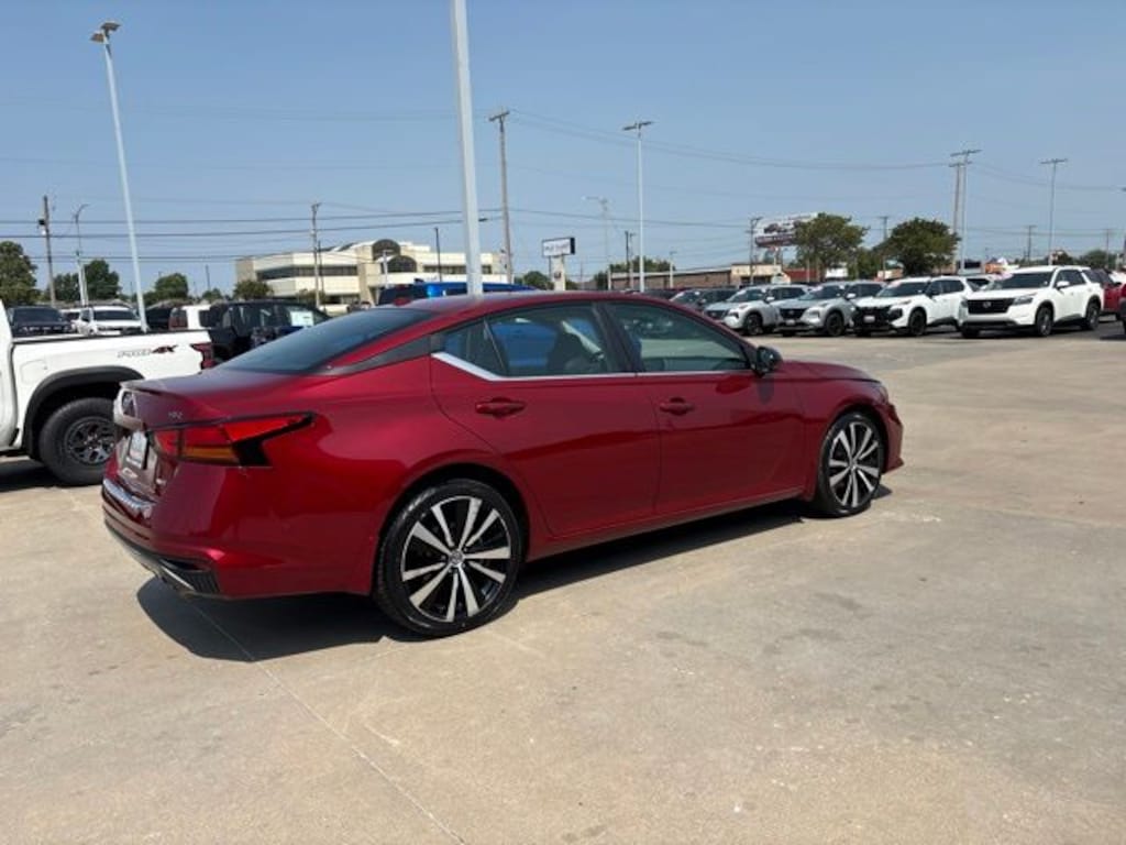 Used 2021 Nissan Altima 2.5 SR Sedan