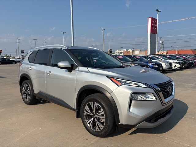 2023 Nissan Rogue SV photo 2