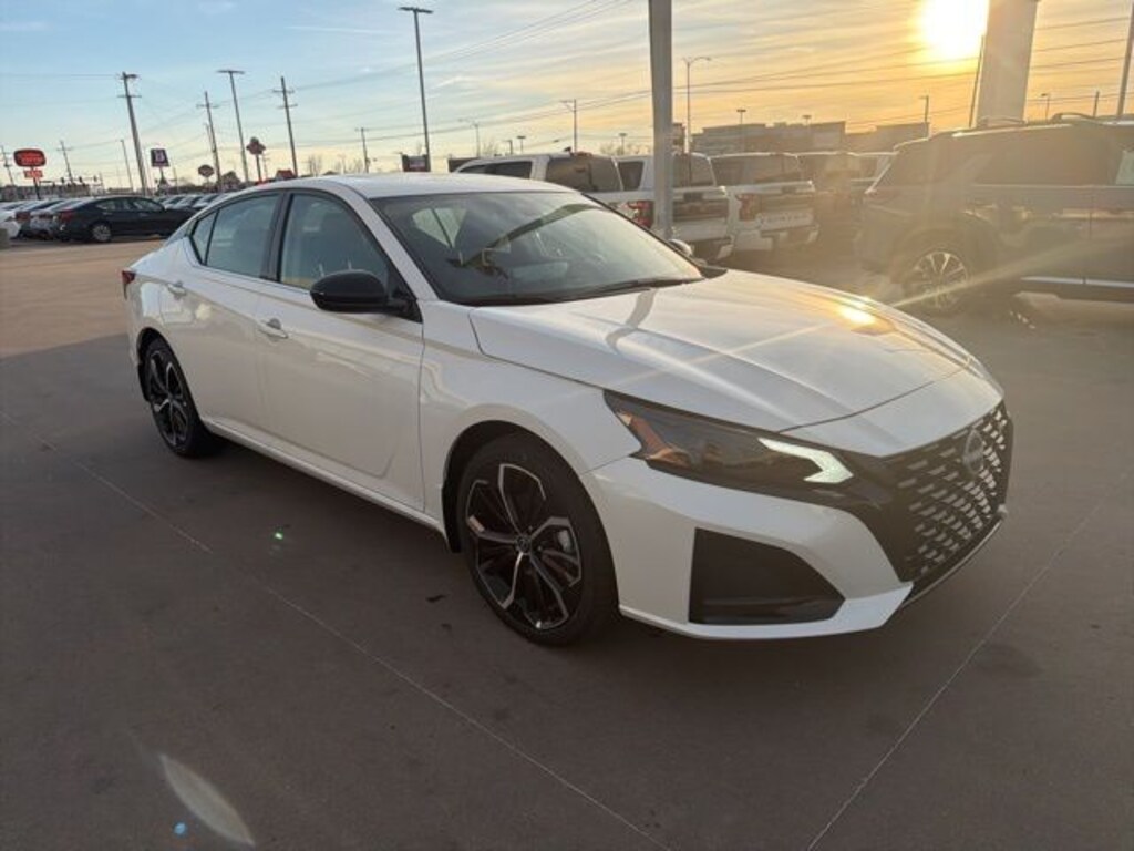 New 2025 Nissan Altima 2.5 SR Sedan