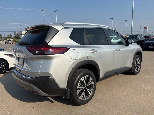 2023 Nissan Rogue SV photo 3