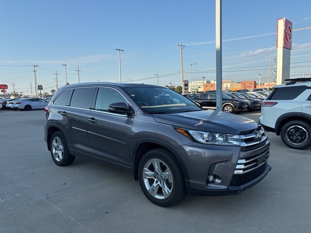 2019 Toyota Highlander Limited photo 2
