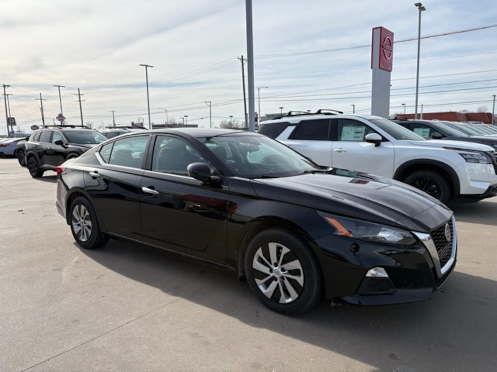 Used 2022 Nissan Altima 2.5 S Sedan