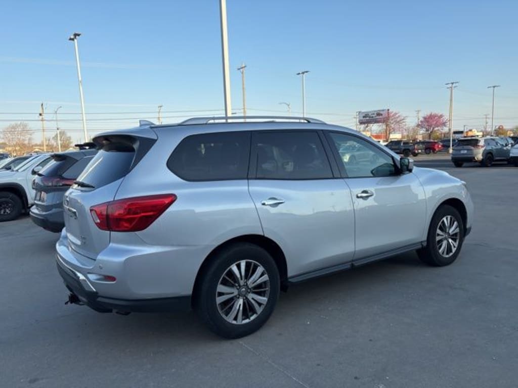 Used 2019 Nissan Pathfinder SL SUV