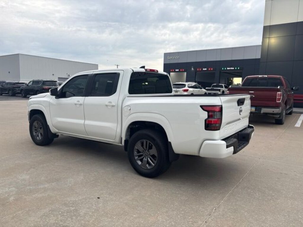 Used 2025 Nissan Frontier SV Truck Crew Cab