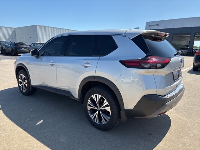 2021 Nissan Rogue SV photo 4