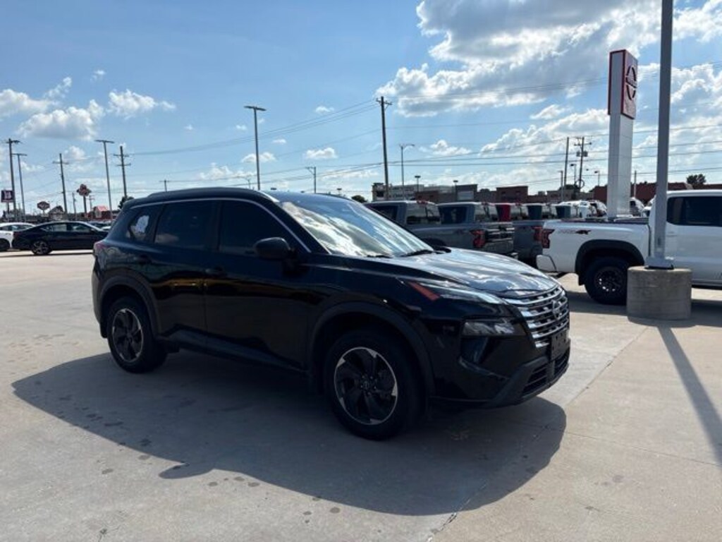 Used 2024 Nissan Rogue SV SUV