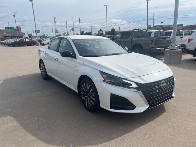 2025 Nissan Altima 2.5 SV photo 3