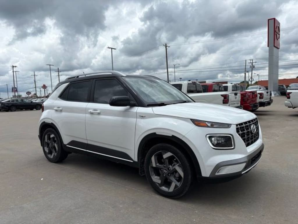 Used 2025 Hyundai Venue Limited SUV