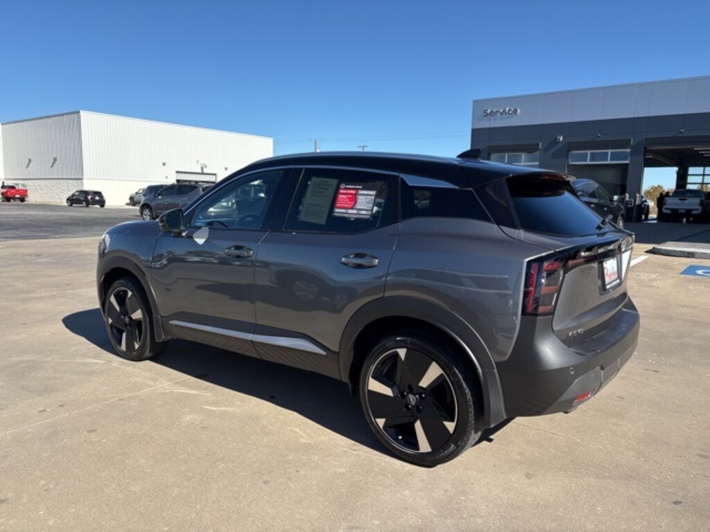 Used 2025 Nissan Kicks SR SUV