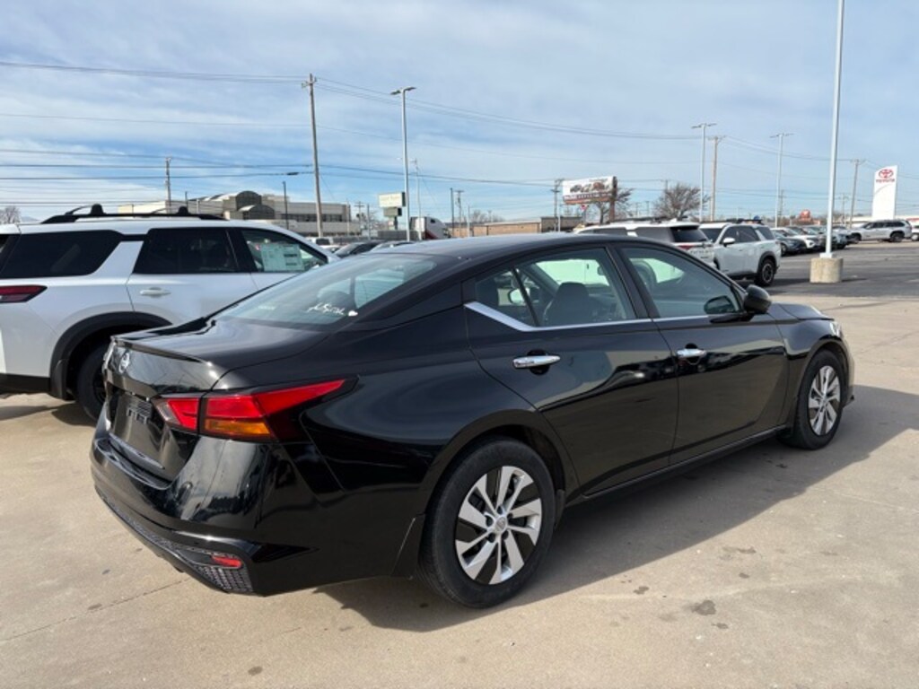 Used 2022 Nissan Altima 2.5 S Sedan