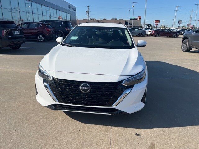 2025 Nissan Sentra SV photo 2
