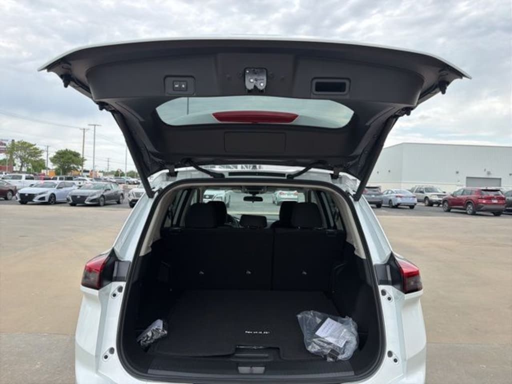 New 2026 Nissan Rogue SV SUV