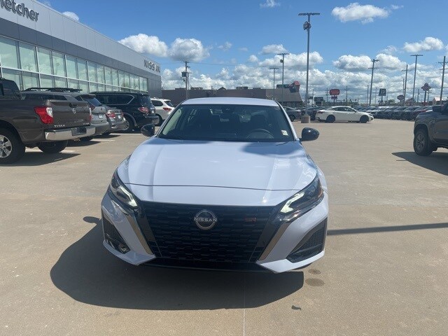 2025 Nissan Altima 2.5 SR photo 2