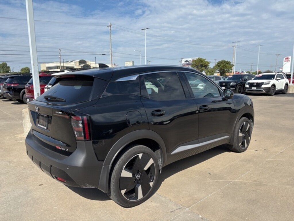Used 2025 Nissan Kicks SR SUV
