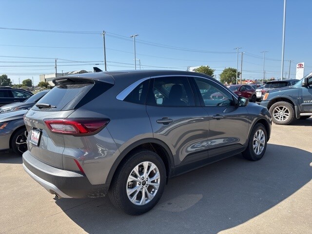 2024 Ford Escape Active photo 2
