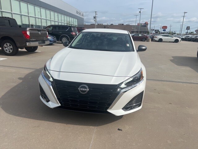 2025 Nissan Altima 2.5 SV photo 2