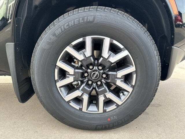 2026 Nissan Frontier SV photo 4