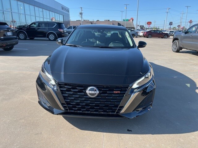 2025 Nissan Altima 2.5 SR photo 2