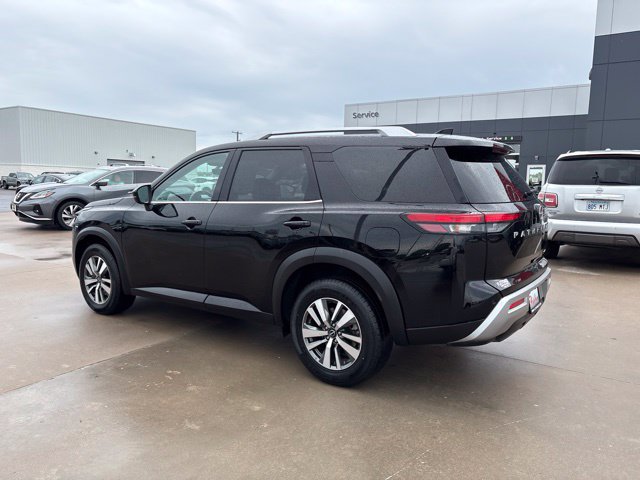 Used 2025 Nissan Pathfinder SL SUV