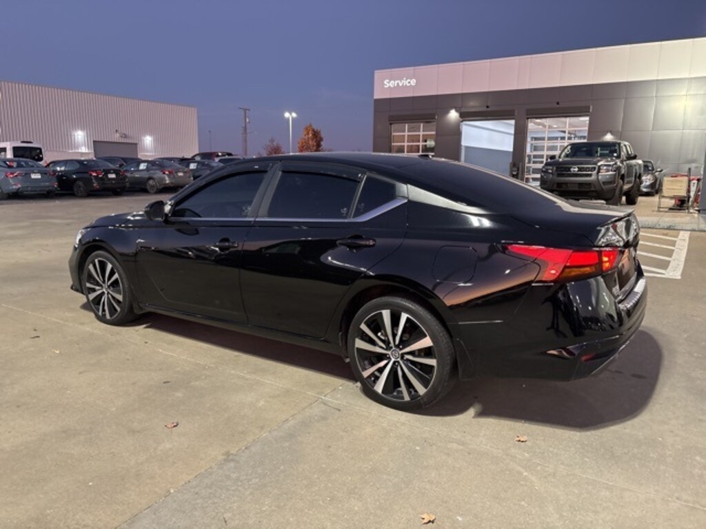 Used 2022 Nissan Altima 2.5 SR Sedan