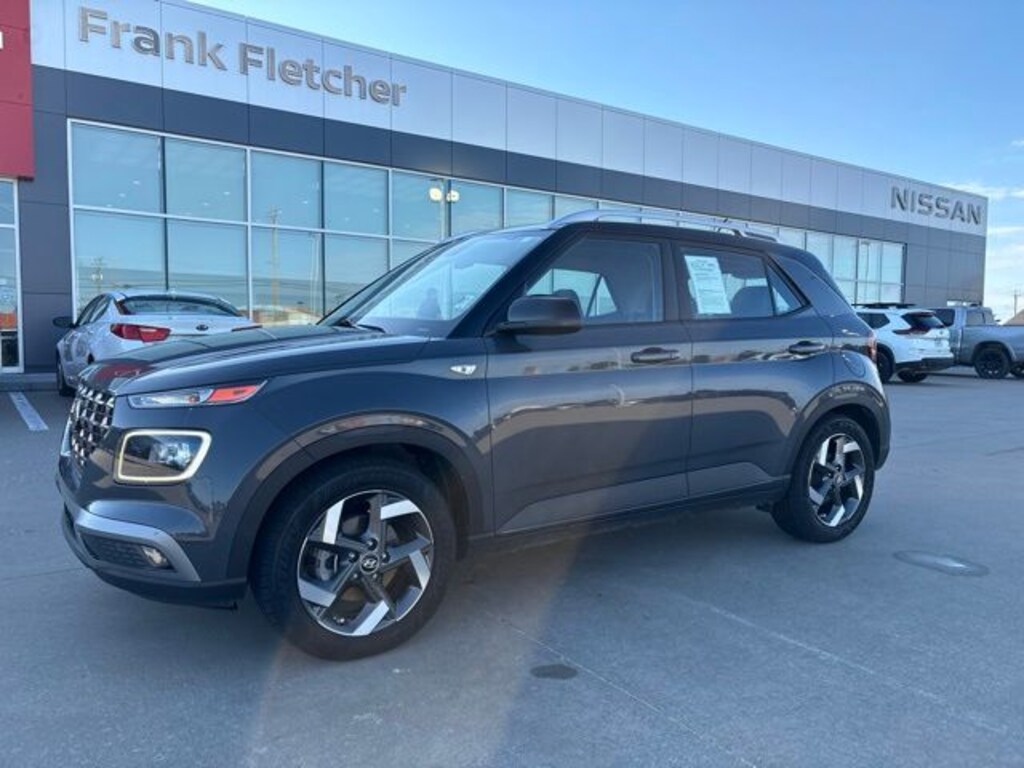 Used 2023 Hyundai Venue Limited SUV