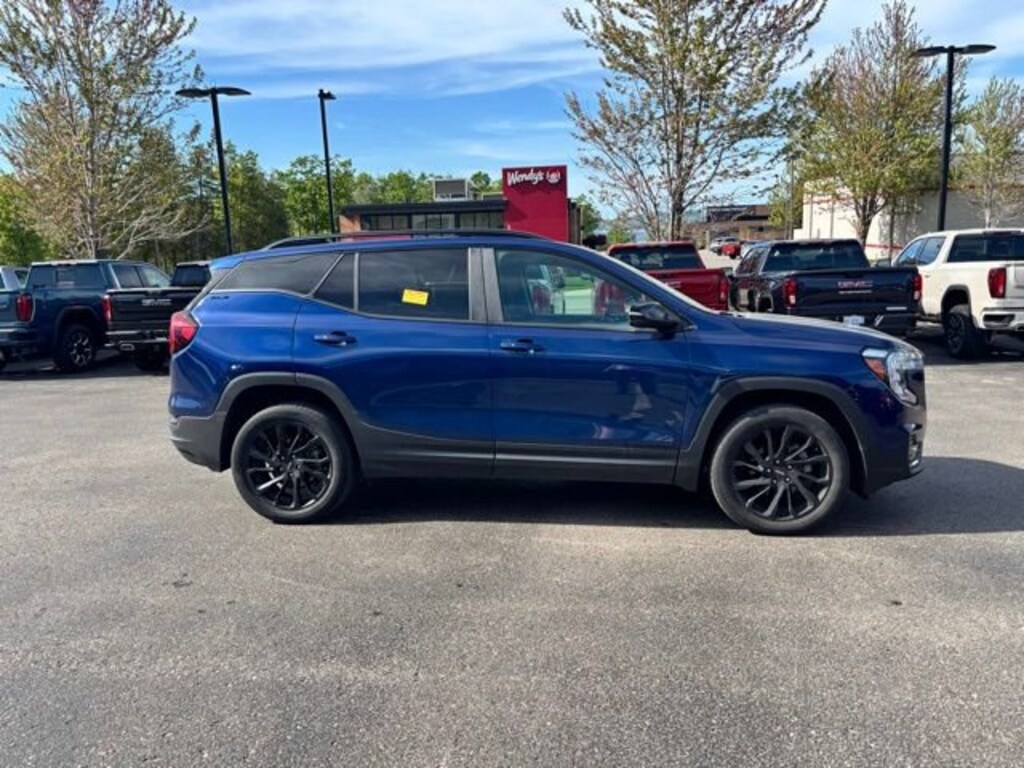 Used 2023 GMC Terrain SLE SUV