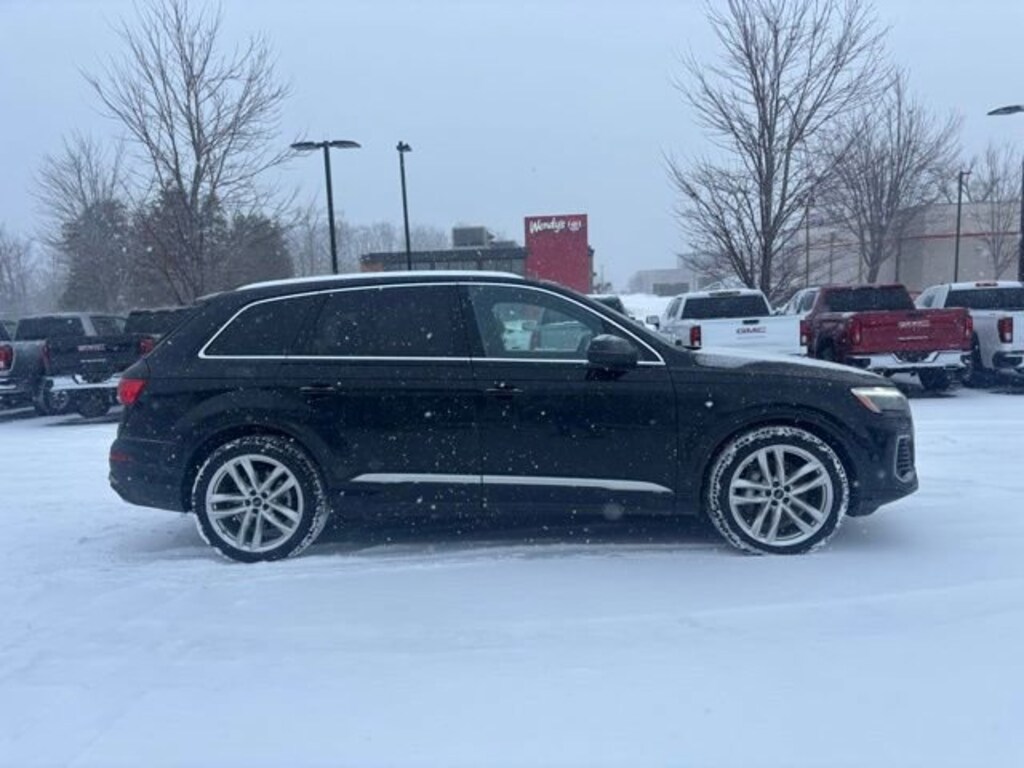 Used 2025 Audi Q7 Premium Plus