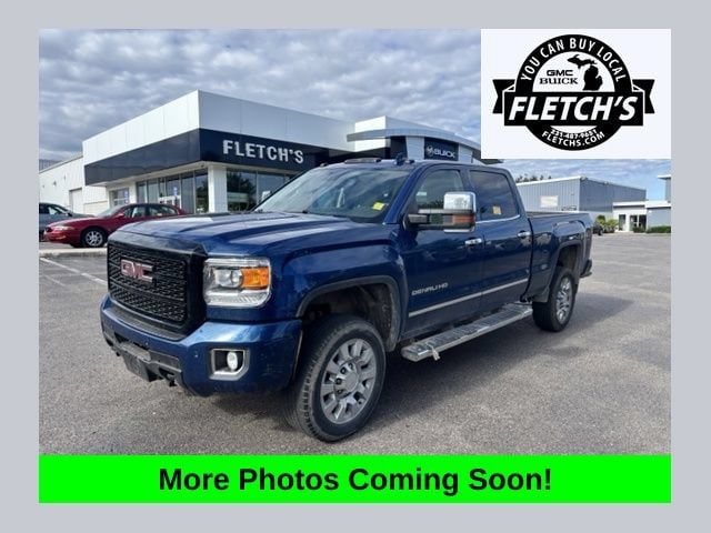 2015 GMC Sierra 4WD Crew Cab Short Box's photo