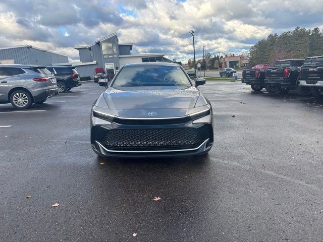 2023 Toyota Crown XLE photo 2