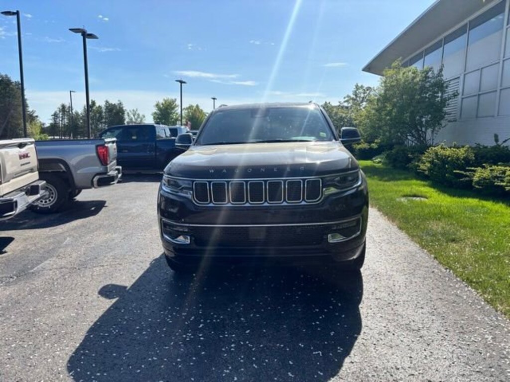 Used 2024 Jeep Wagoneer Base