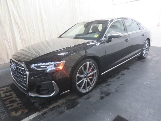 2025 Audi S8 Sedan 