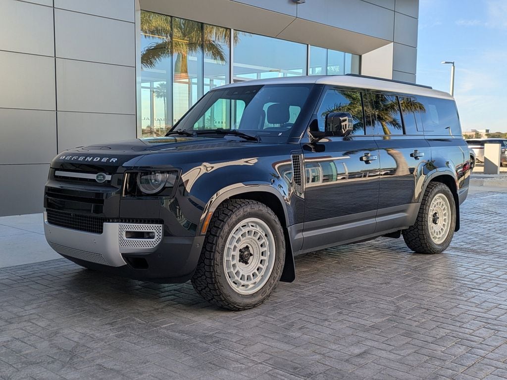 2025 Land Rover Defender 130 S P400's photo