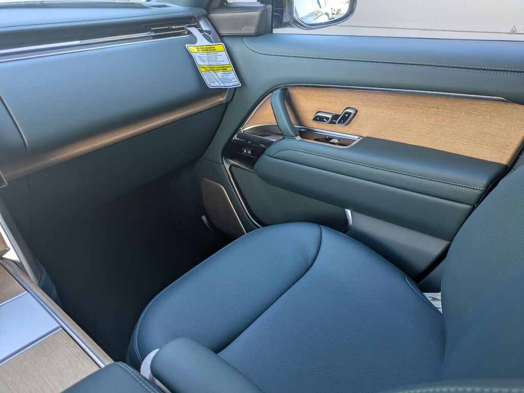2026 Land Rover Range Rover SV - Photo 18