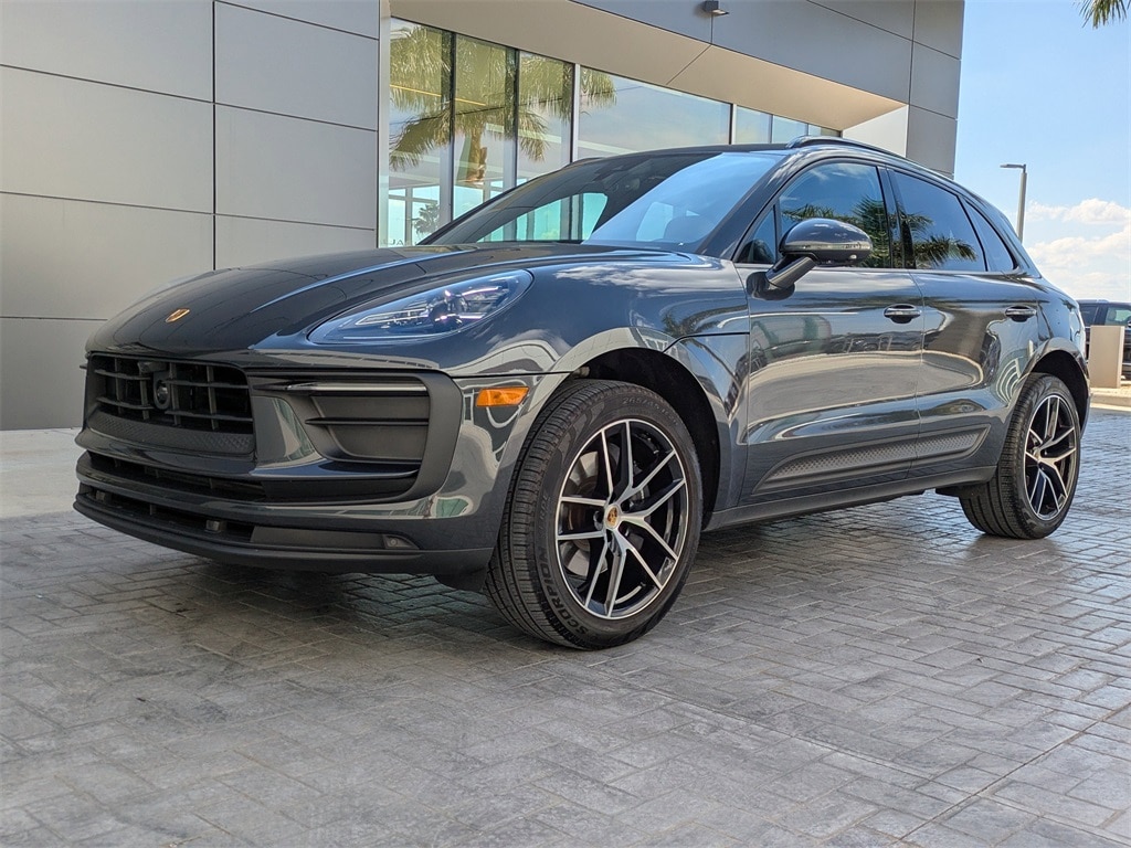 2025 Porsche Macan T's photo