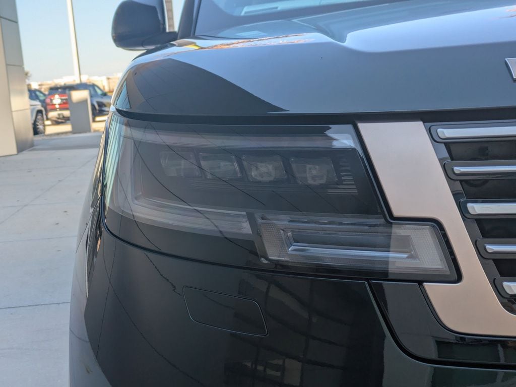 2026 Land Rover Range Rover SV - Photo 10