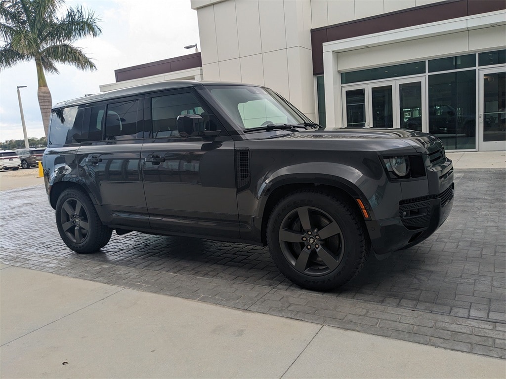 New 2025 Land Rover Defender 110 X-Dynamic SE SUV