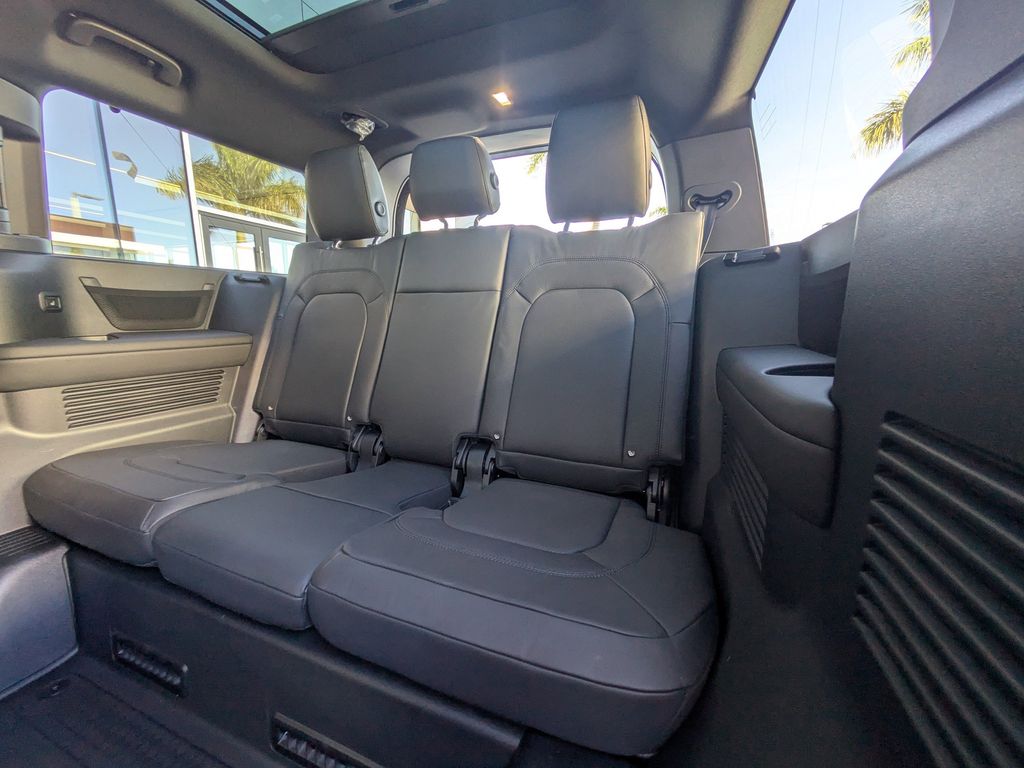 2025 Land Rover Defender S - Photo 14
