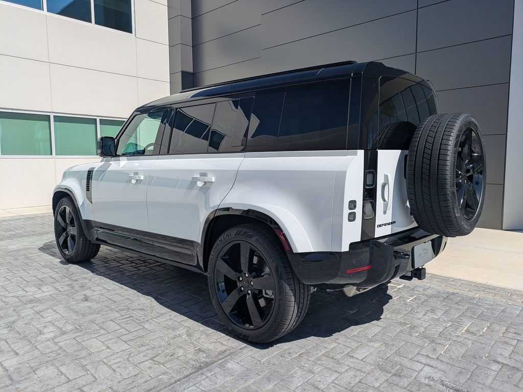 2026 Land Rover Defender X-Dynamic SE - Photo 7
