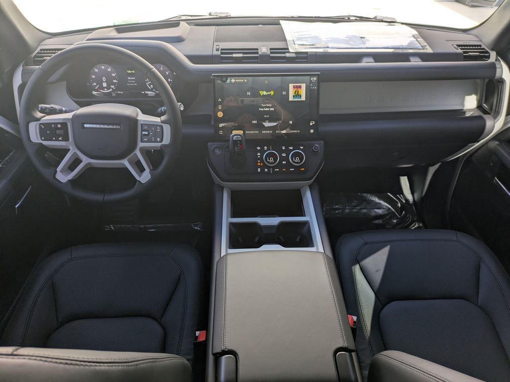 2026 Land Rover Defender X-Dynamic SE - Photo 16