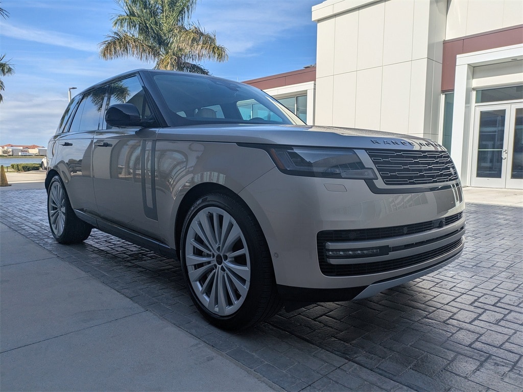 New 2026 Land Rover Range Rover SE 530PS SUV