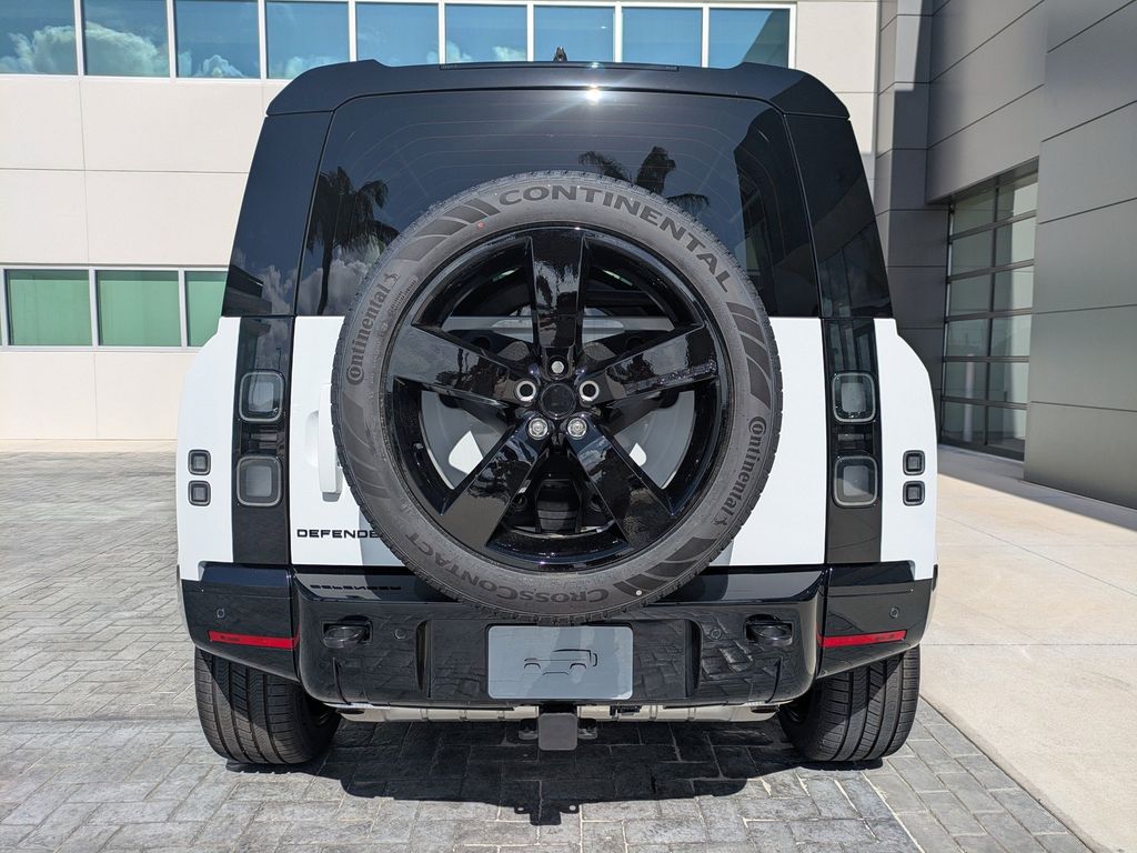 2026 Land Rover Defender X-Dynamic SE - Photo 6
